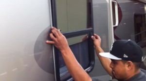 how to install boat windows